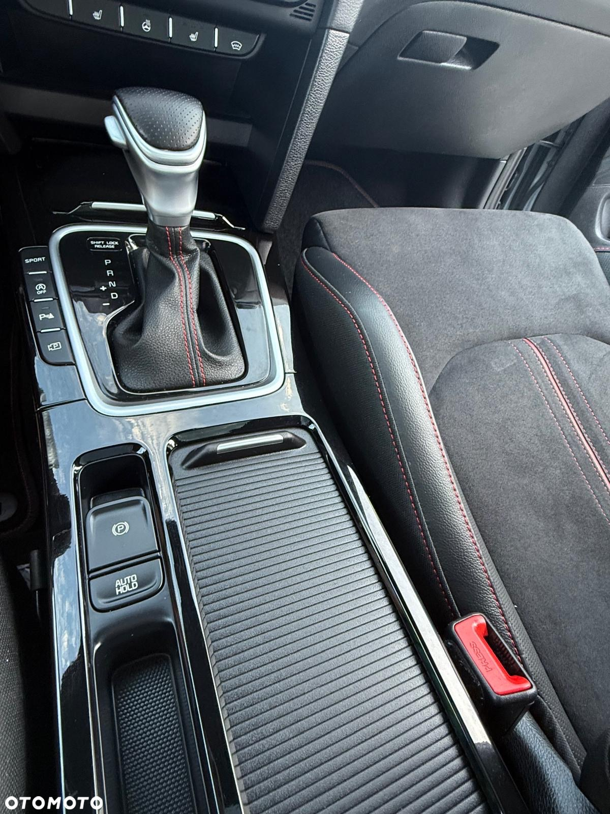 Kia ProCeed 1.6 T-GDI GT DCT - 25