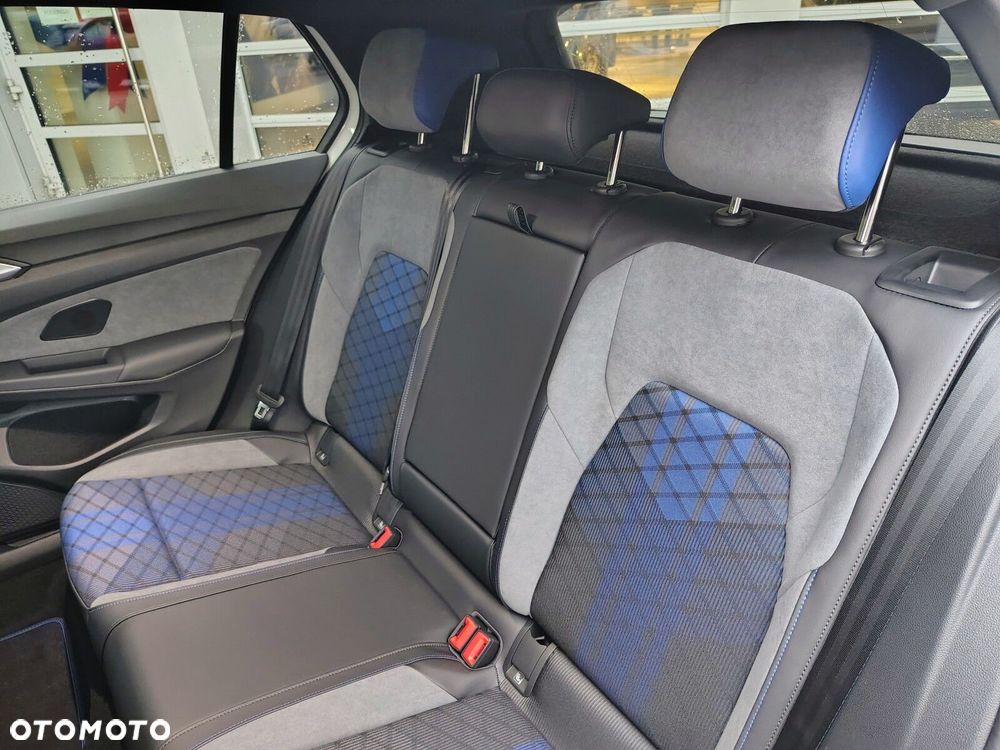 Volkswagen Golf - 21