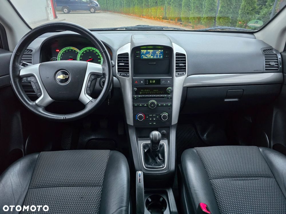 Chevrolet Captiva 2.4 4WD 7 Sitzer LT - 23