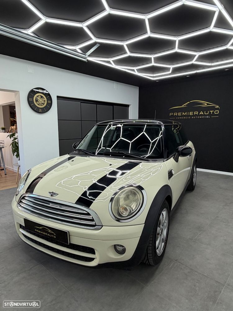 MINI 3 Portas Cooper D - 1