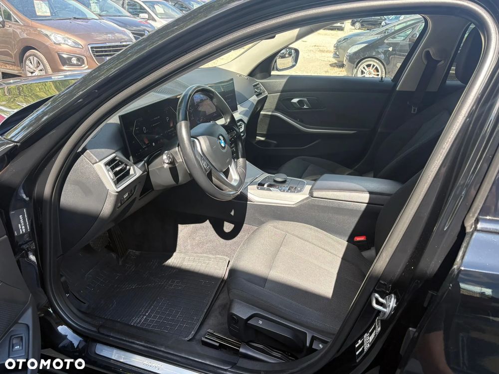 BMW Seria 3 318d - 24