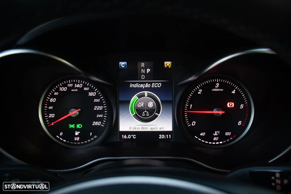 Mercedes-Benz GLC 250 d 4Matic 9G-TRONIC AMG Line - 12