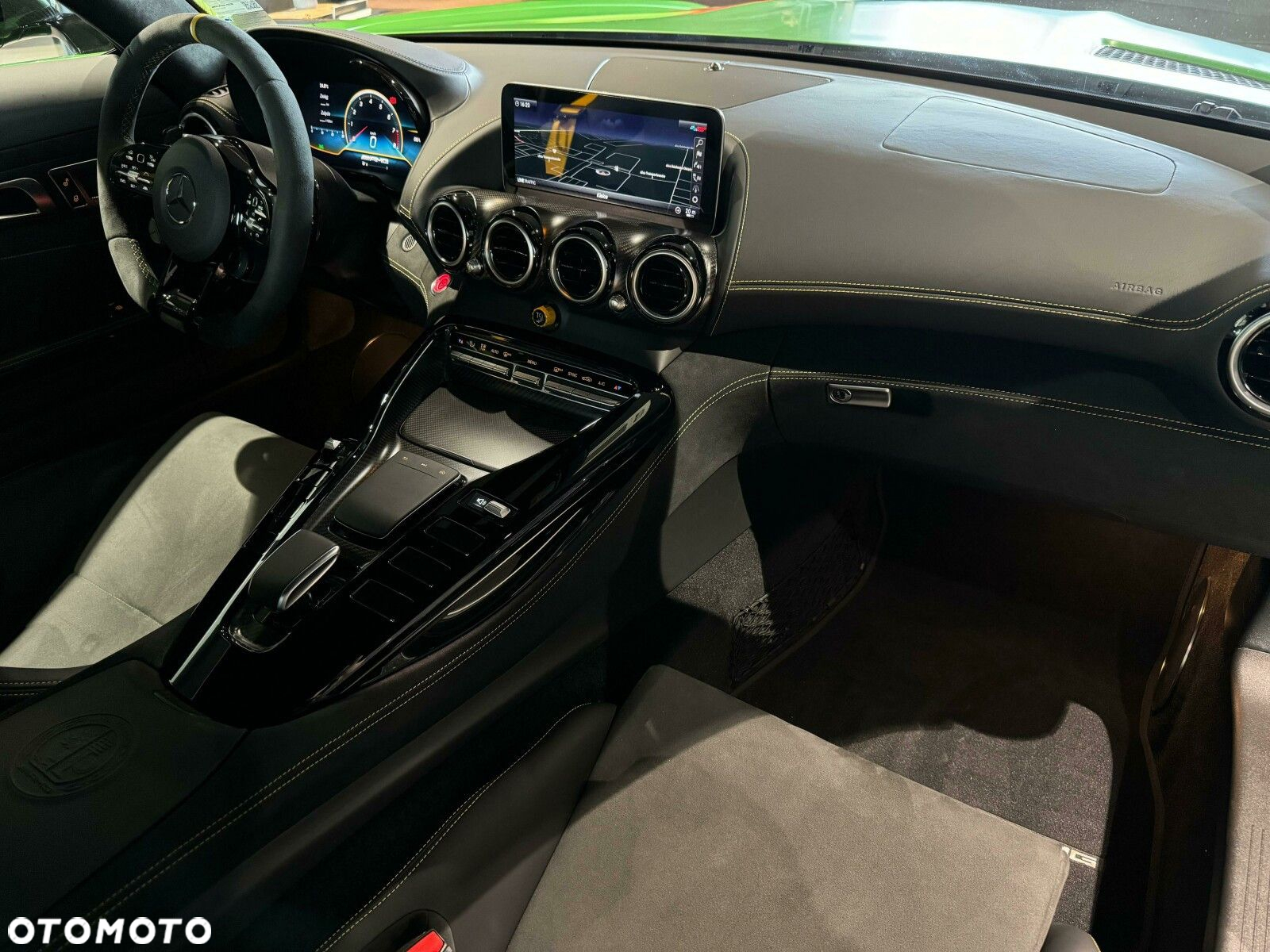 Mercedes-Benz AMG GT - 19
