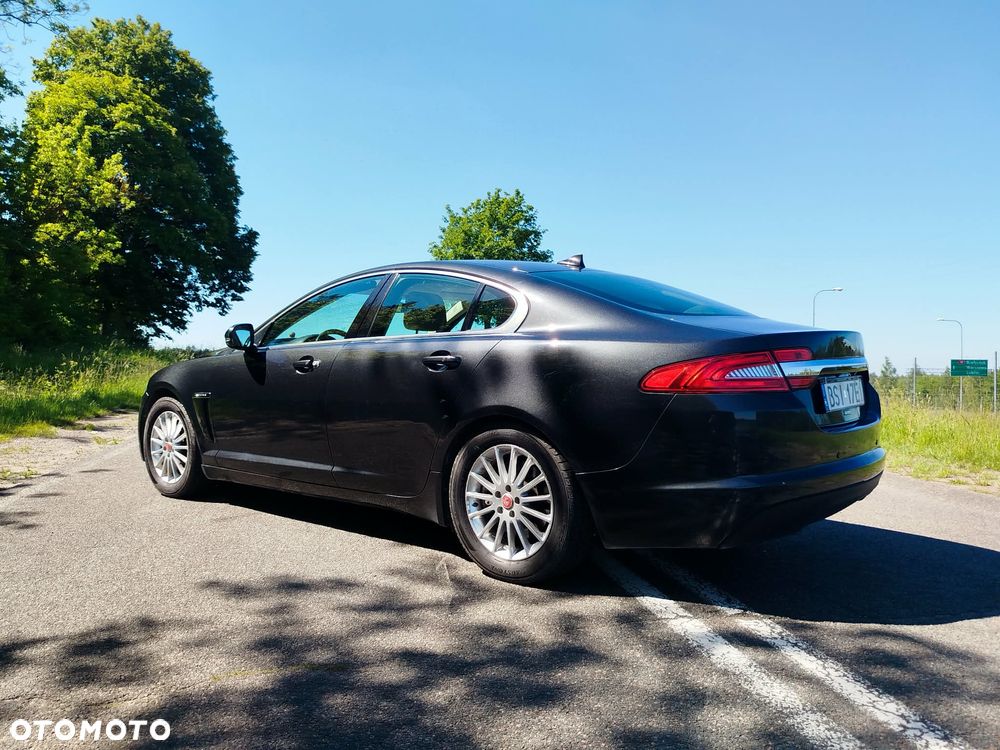 Jaguar XF 2.2 D Classic - 15