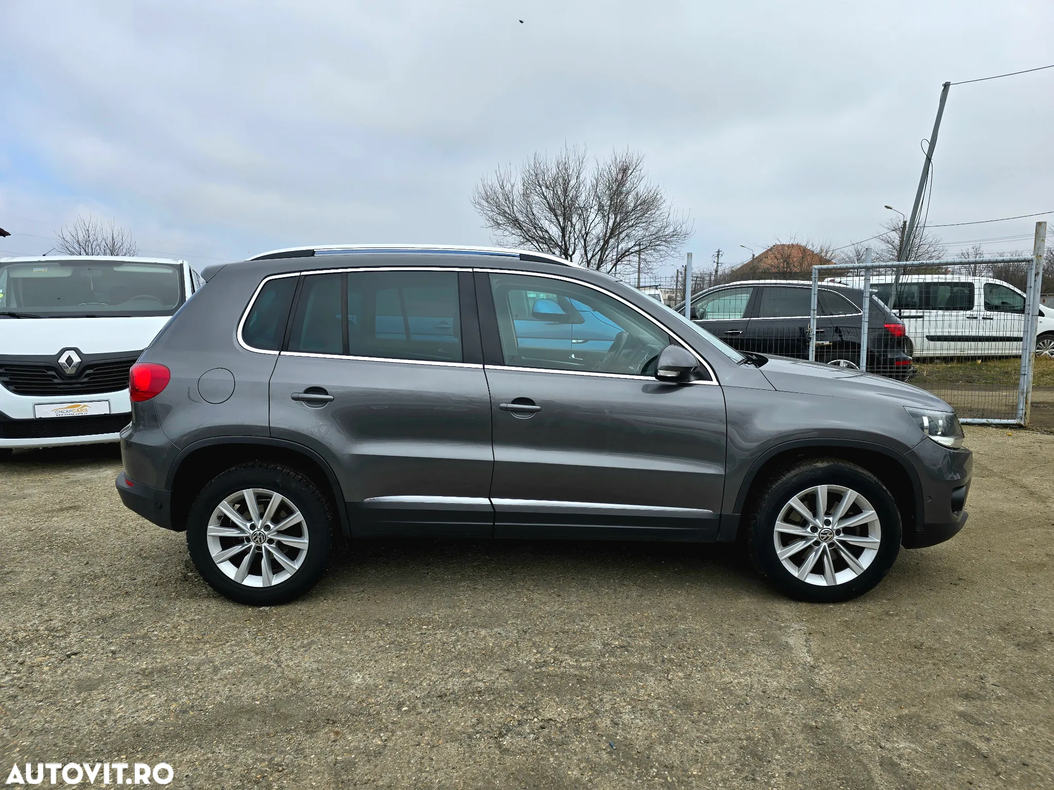 Volkswagen Tiguan 2.0 TDI DPF BlueMotion Technology Exclusive - 12