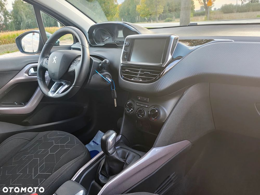 Peugeot 2008 1.6 BlueHDi Style - 23