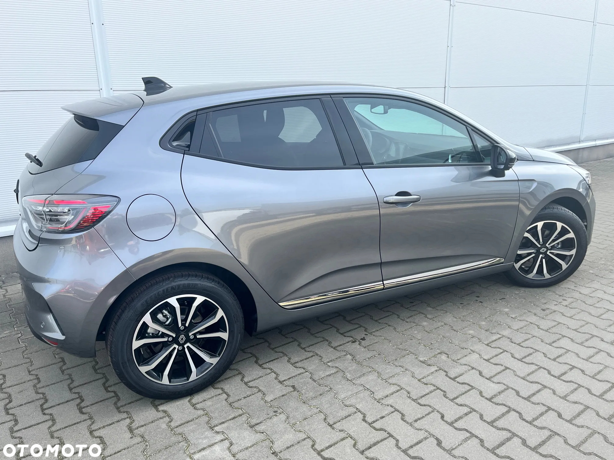 Renault Clio - 2