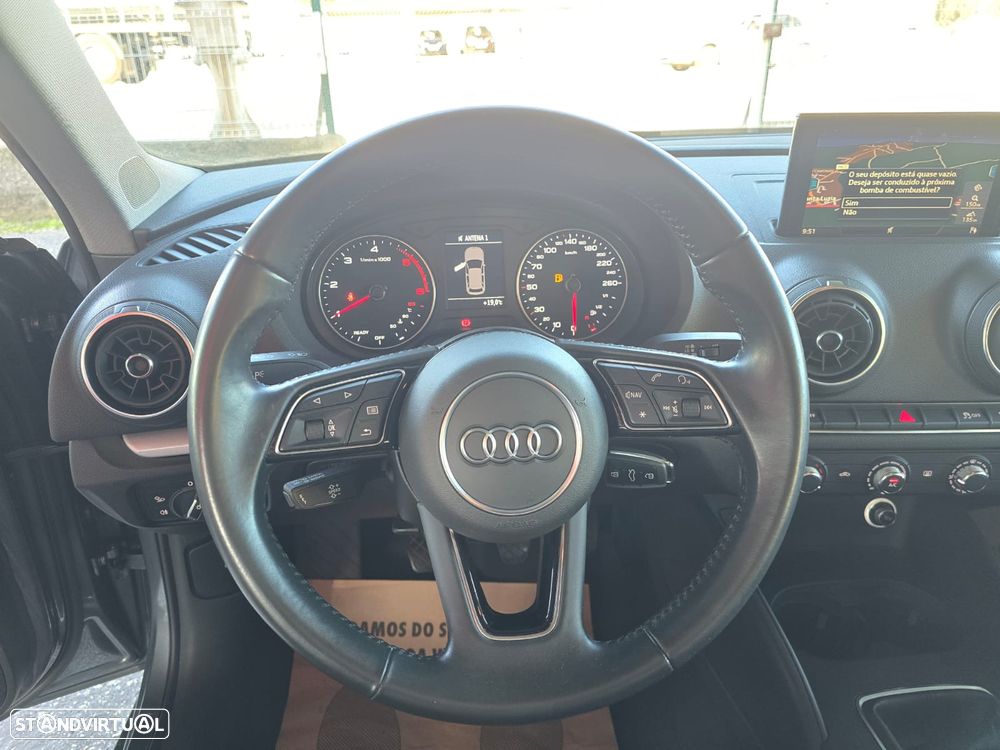 Audi A3 Sportback 30 TDI Design - 17