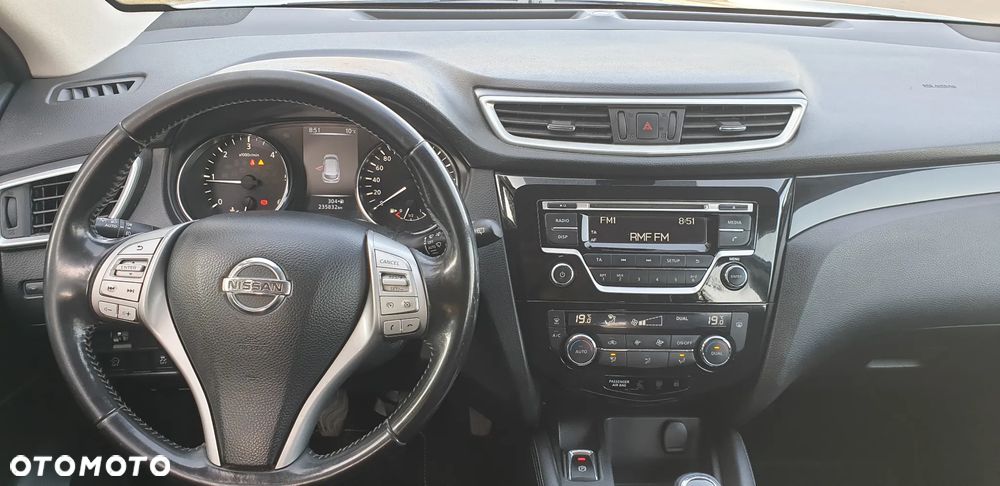 Nissan Qashqai 1.5 dCi DPF 360 - 16