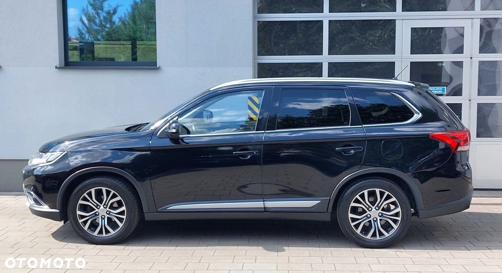 Mitsubishi Outlander - 2