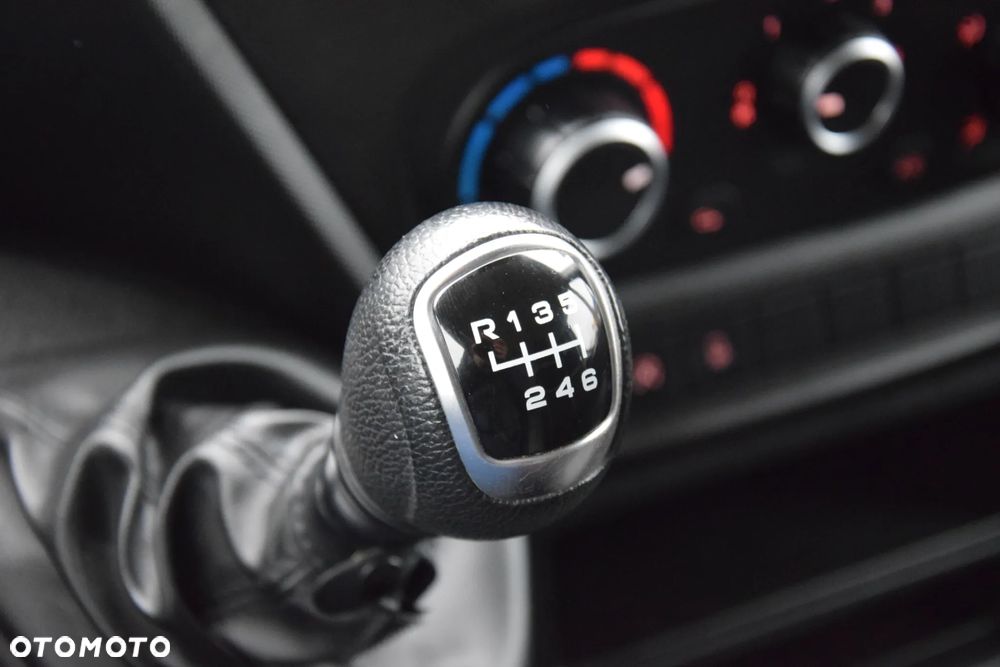 Iveco DAILY 35S12 / 2.3 - 120 KM / DOSTAWCZE / BLASZAK / KLIMA / TEMPOMAT / KLIMA / TRYB CITY / SERWISOWANY / SPROWADZONY Z NIEMIEC - 34