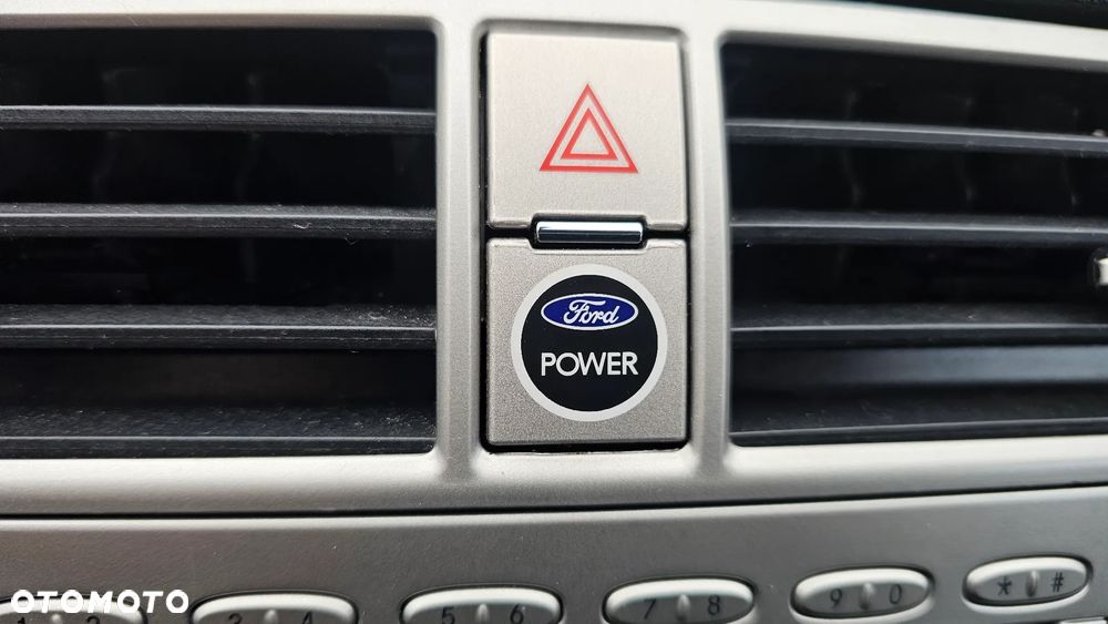 Ford Kuga 2.0 TDCi 2x4 Titanium - 27