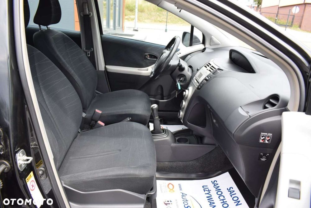 Toyota Yaris - 25