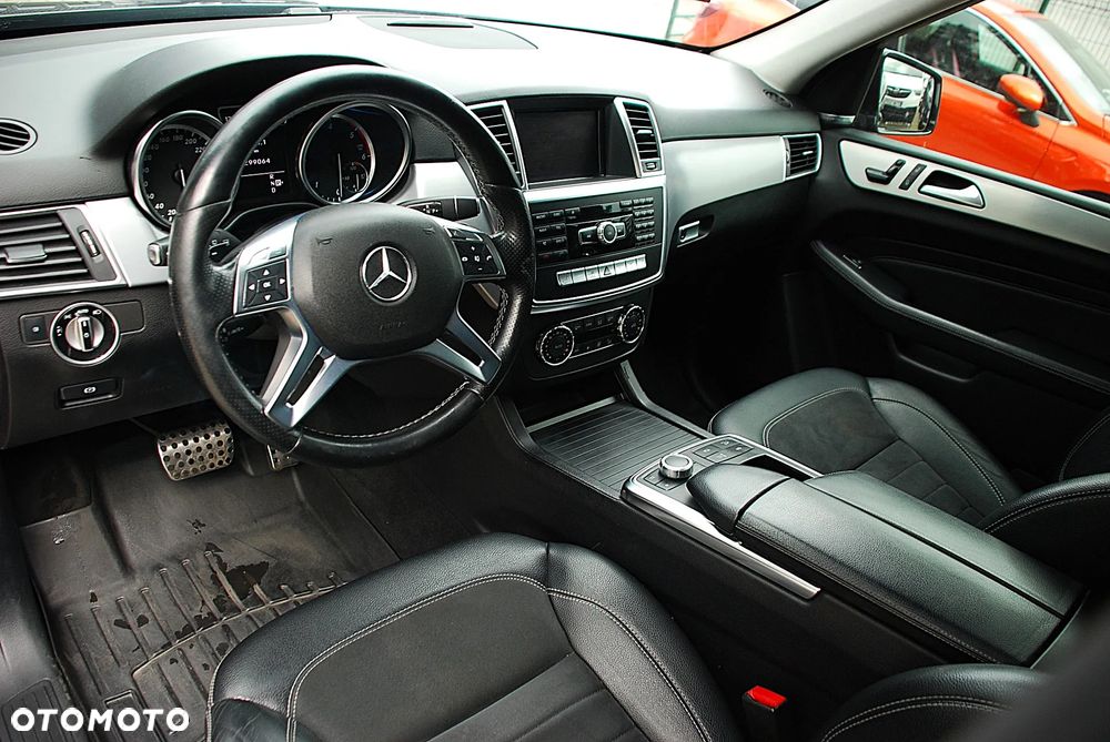 Mercedes-Benz ML 350 BlueTec 4-Matic - 16