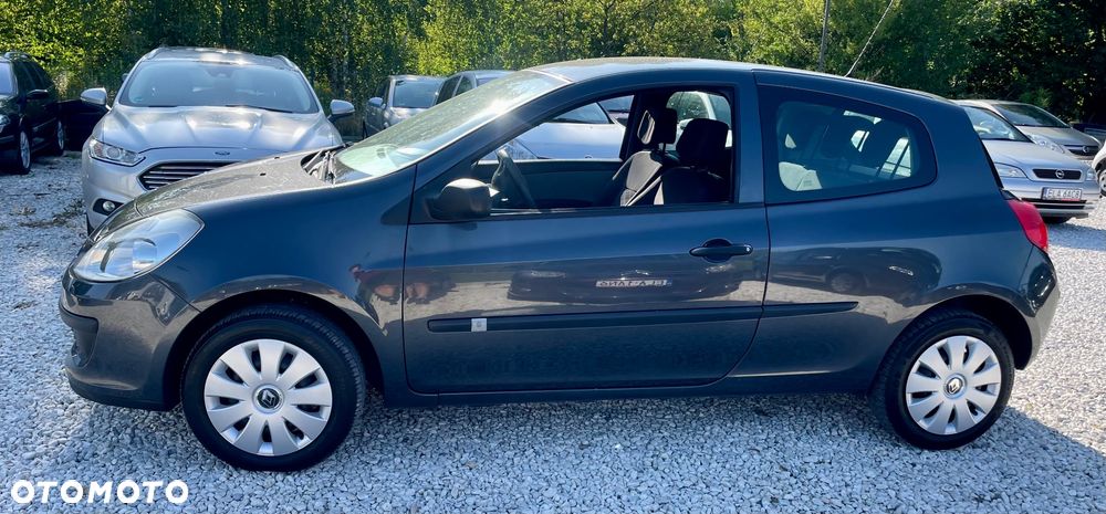 Renault Clio 1.2 16V Authentique - 8
