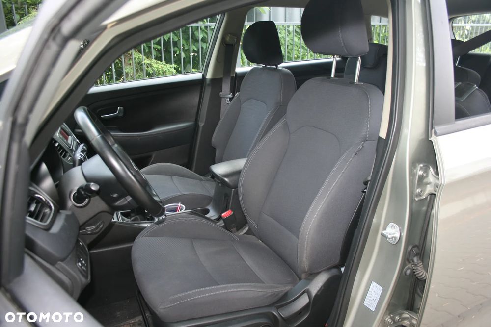 Kia Carens 1.6 GDI M 7os - 21