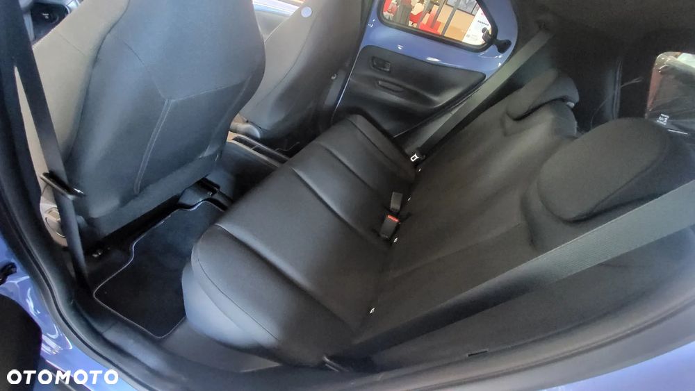 Toyota Aygo X Hybrid 1.5 Style e-CVT - 8