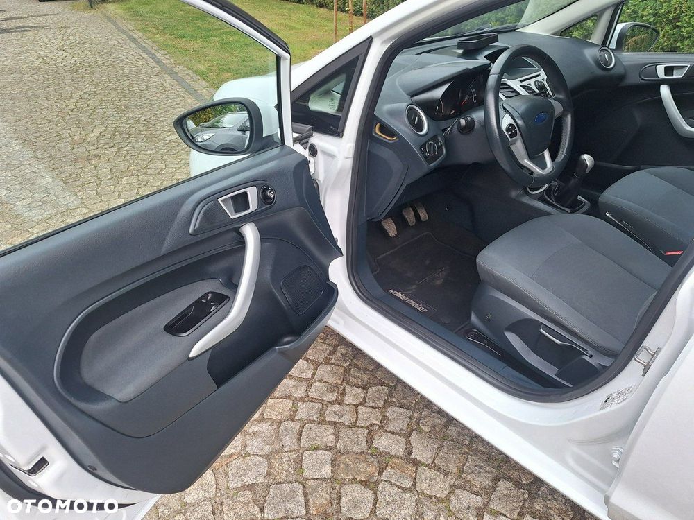 Ford Fiesta - 10