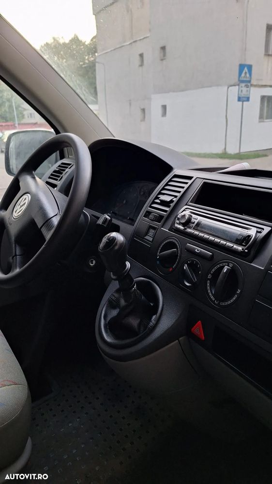 Volkswagen Transporter Caravelle Comfortline Scurt - 8