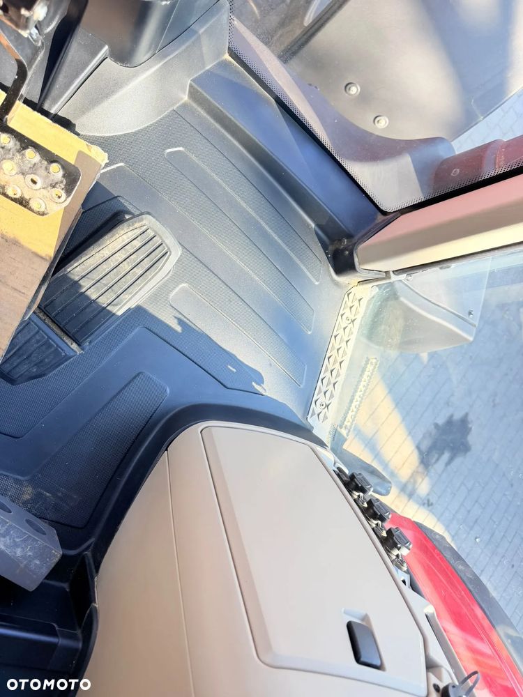 Massey Ferguson 8S.225 - 24