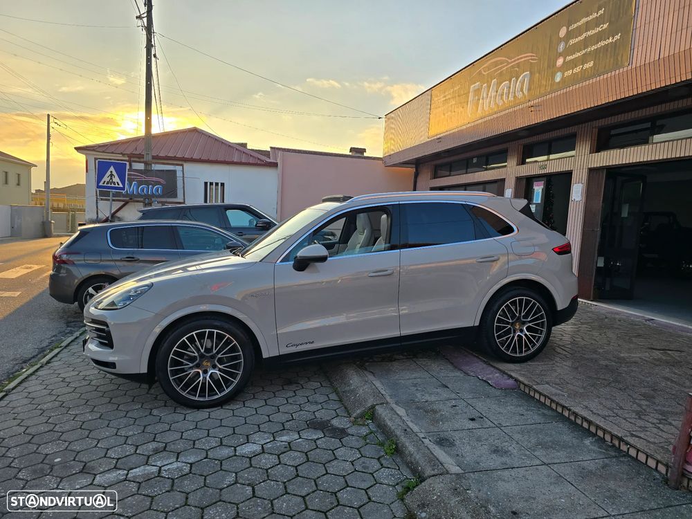 Porsche Cayenne E-Hybrid - 2