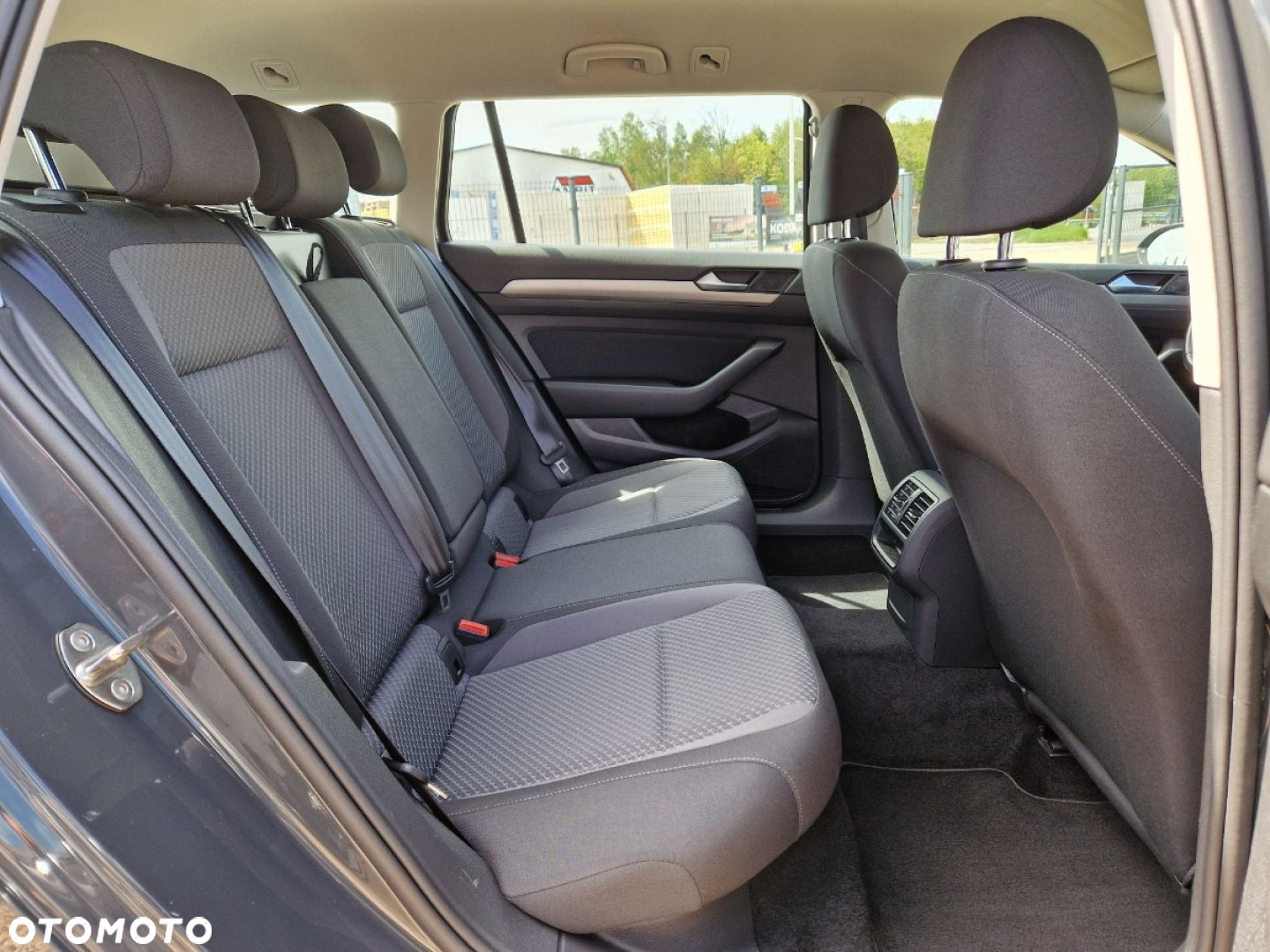 Volkswagen Passat Variant 2.0 TDI SCR DSG - 19