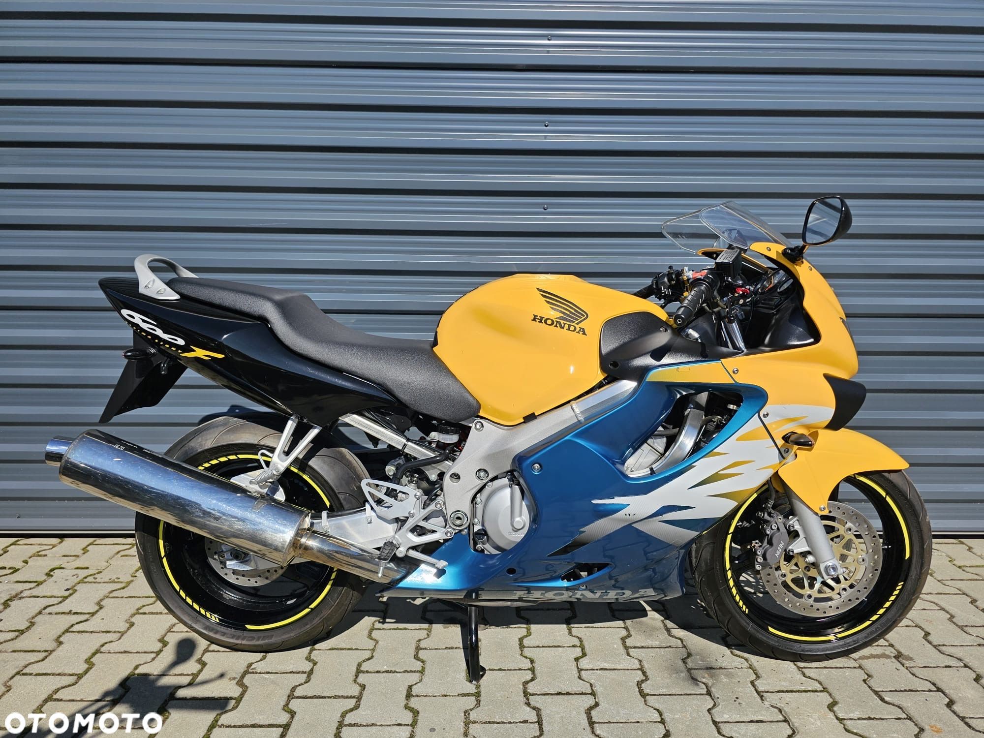Honda CBR - 1