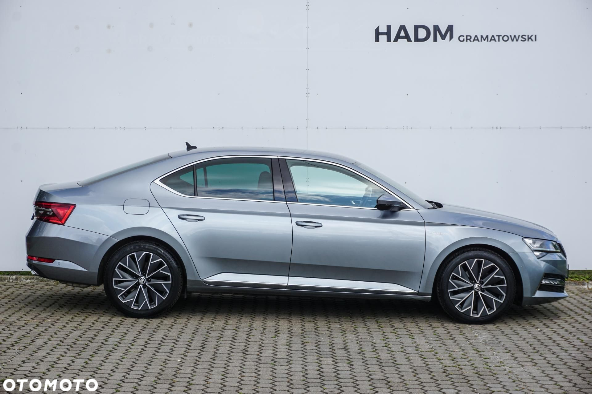 Skoda Superb 2.0 TSI L&K DSG - 8
