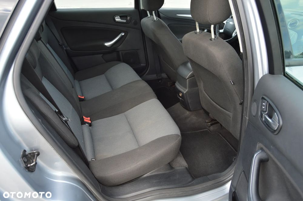 Ford Mondeo 2.0 TDCi Trend - 33