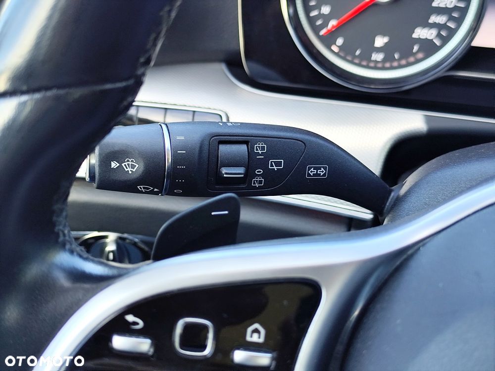 Mercedes-Benz Klasa E 220 d 4-Matic 9G-TRONIC - 17