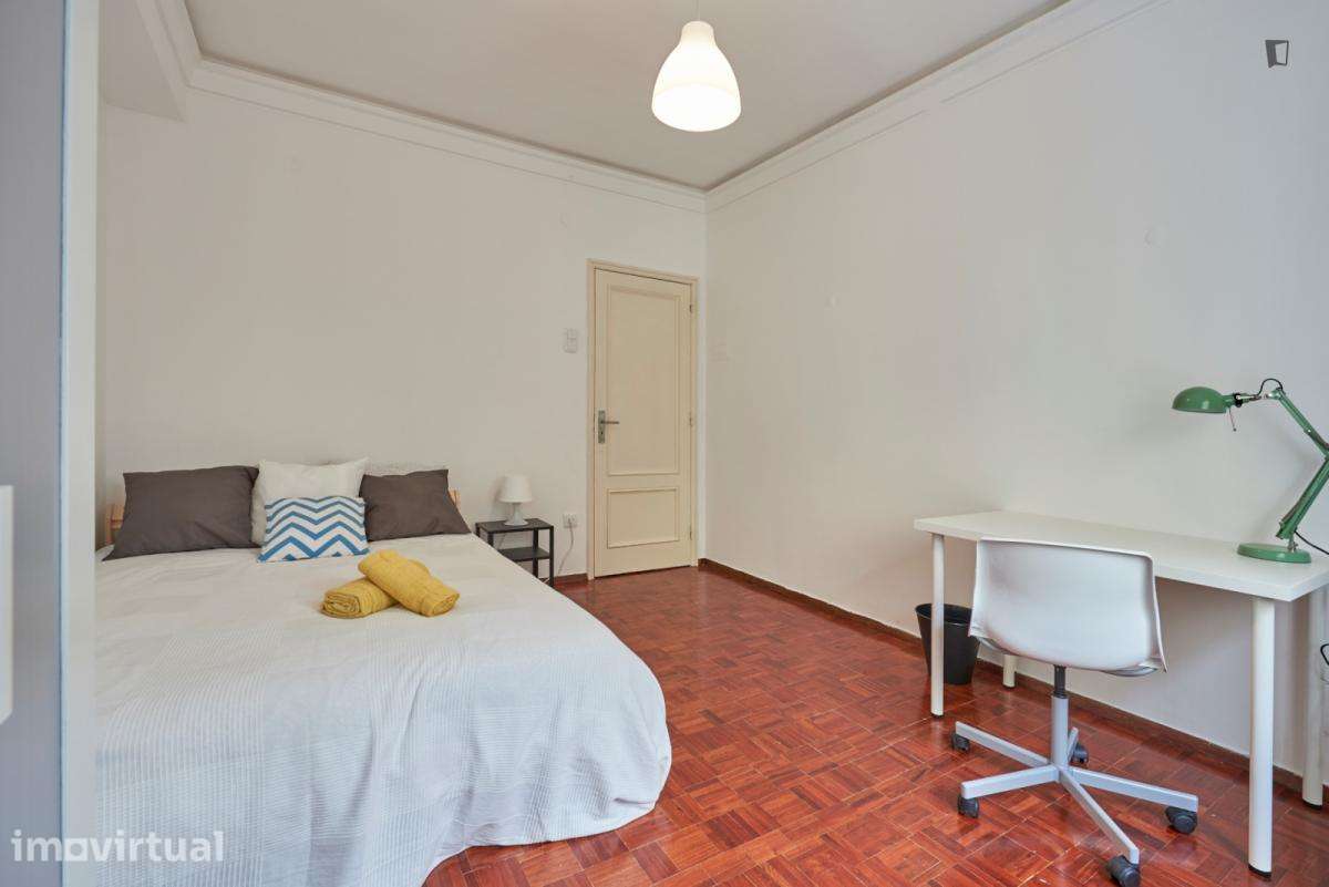 Quarto - localizado em Marquês de Pombal Lisbon - Grande imagem: 4/45