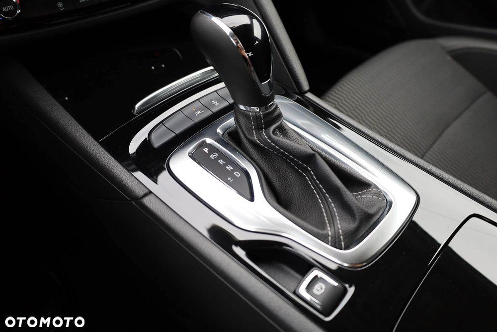 Opel Insignia 1.5 T Elite S&S - 25