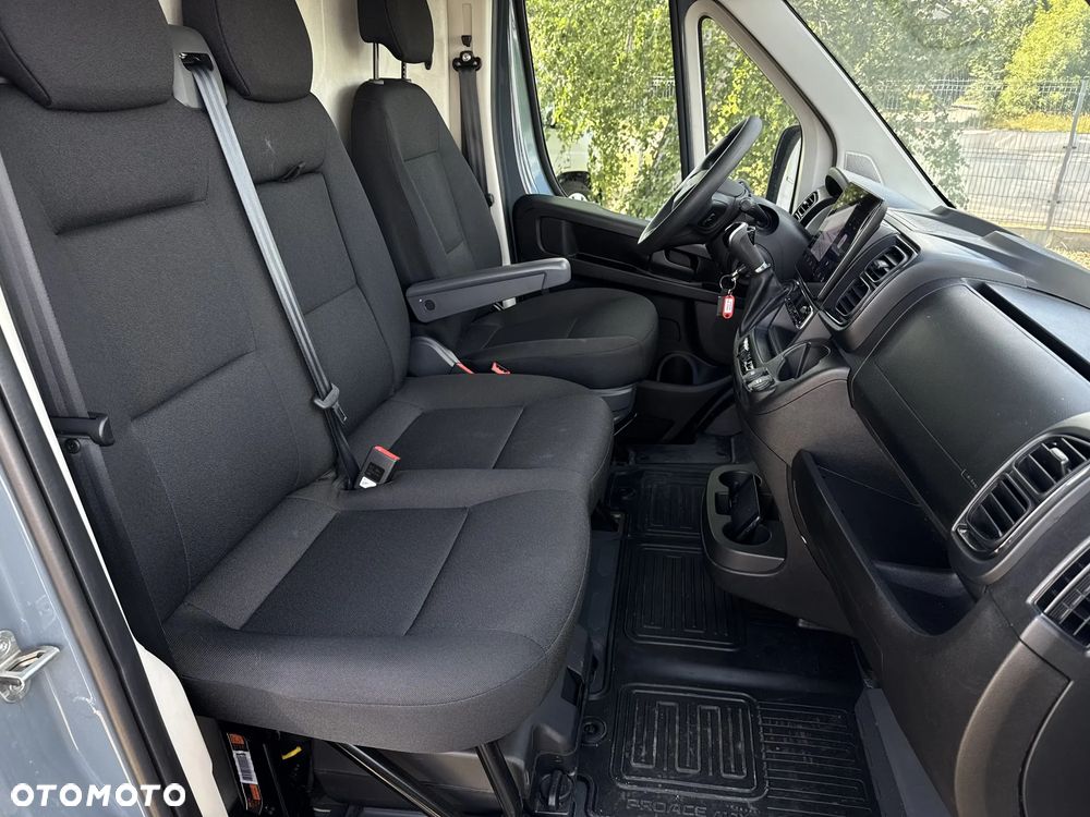 Toyota Porace Max L3H2 - 18