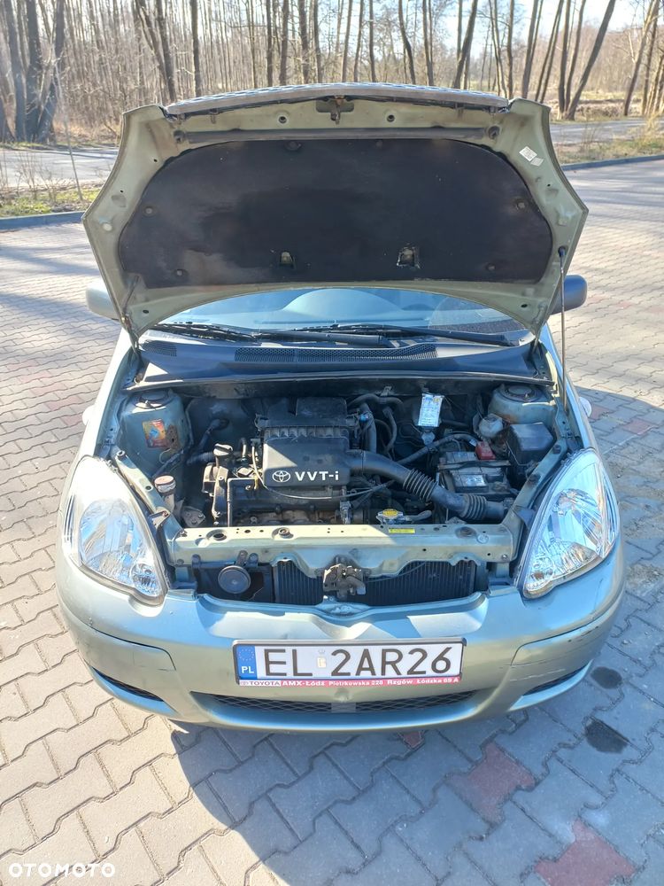 Toyota Yaris 1.0 Base - 8