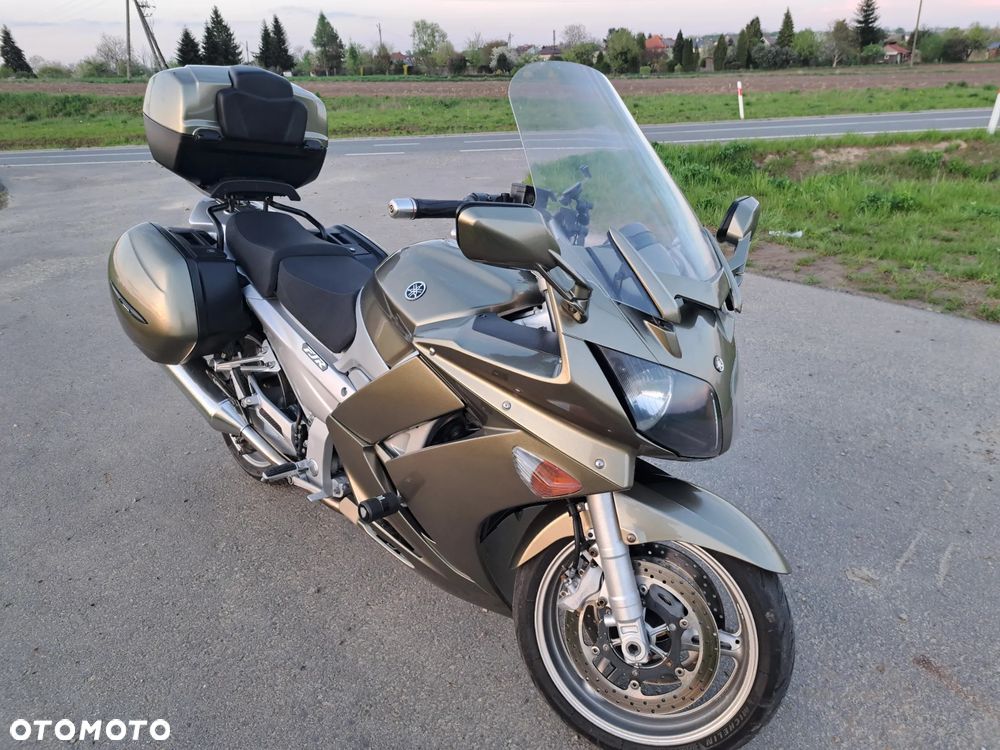 Yamaha FJR - 13
