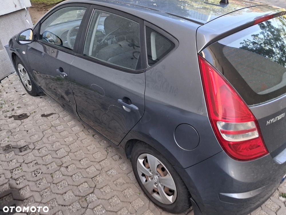 Hyundai i30 1.6 CRDi Comfort - 11