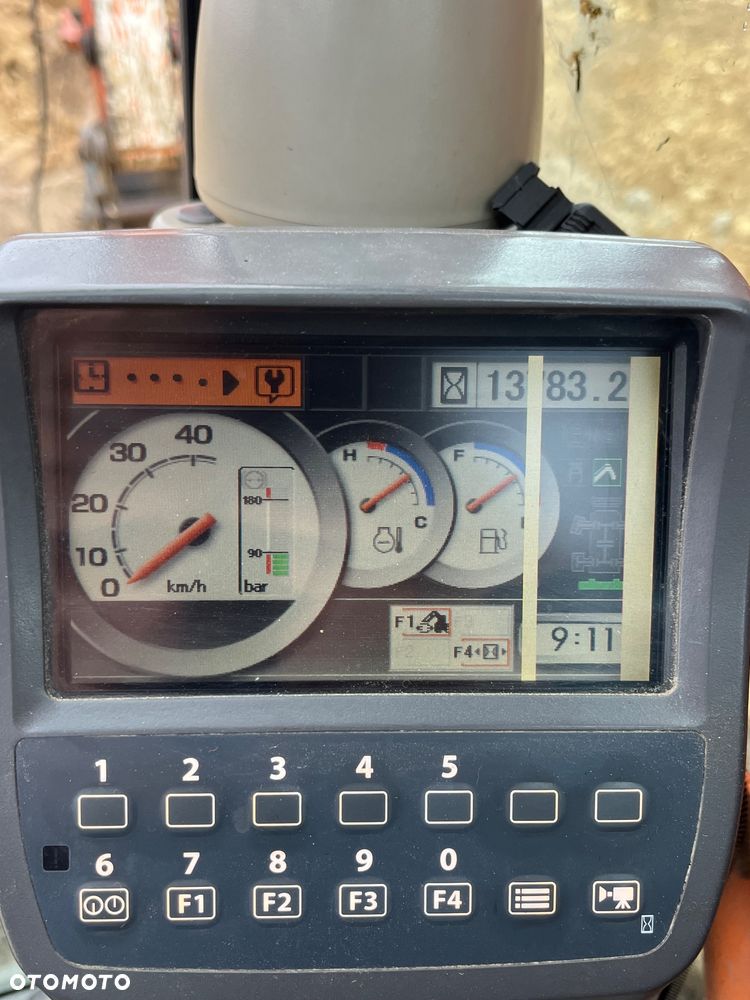Hitachi ZAXIS140w - 4