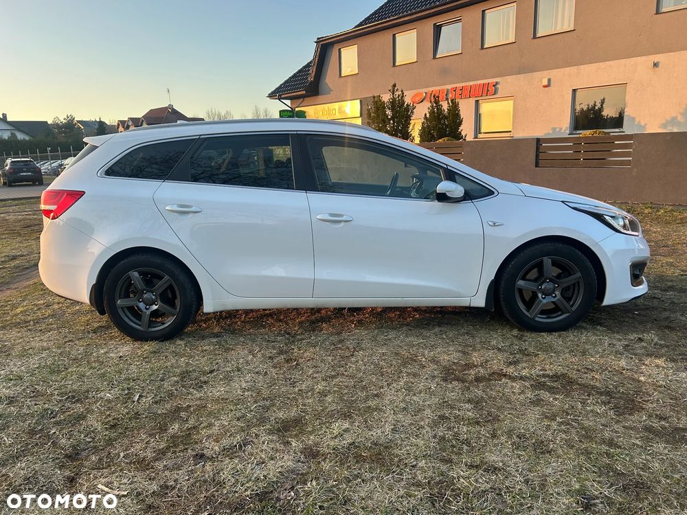 Kia Ceed 1.6 CRDi 136 ISG Platinum Edition - 11