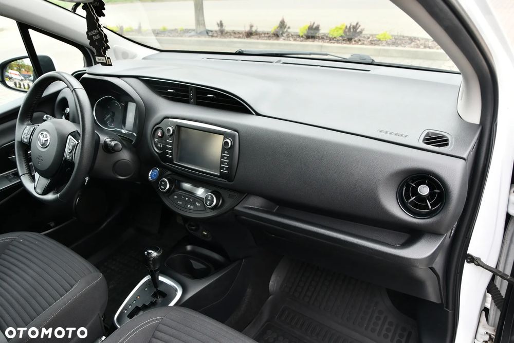 Toyota Yaris Hybrid 100 Premium EU6 - 8