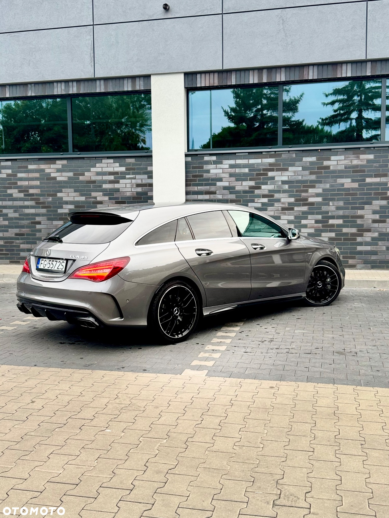 Mercedes-Benz CLA AMG 45 4Matic Shooting Brake 7G-DCT - 11