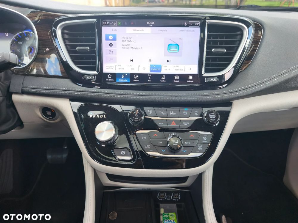 Chrysler Pacifica - 17