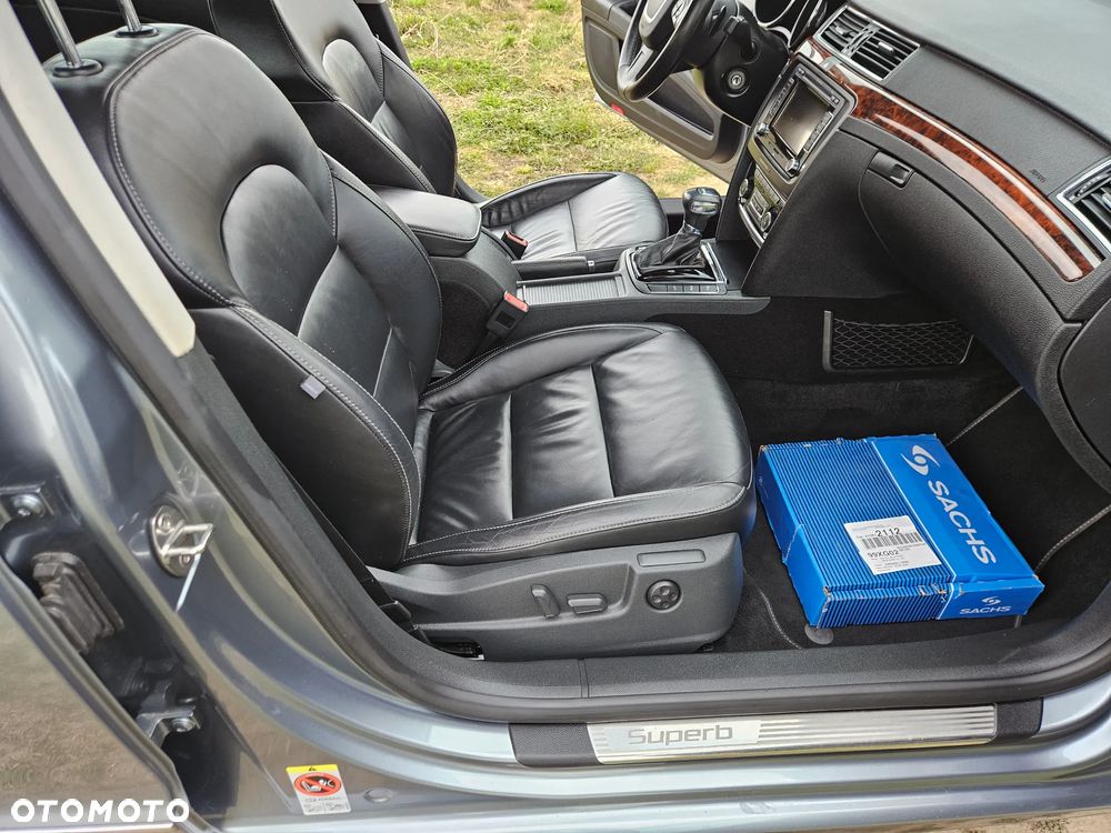Skoda Superb 2.0 TDI DSG Elegance - 21