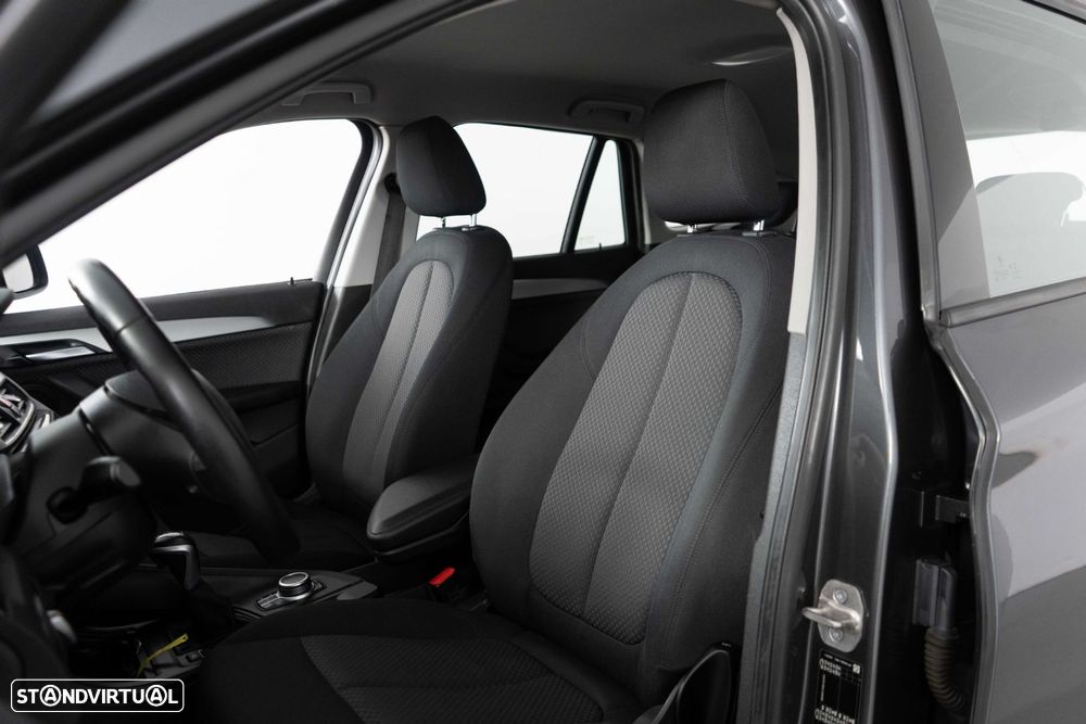 BMW X1 25 e xDrive Corporate Edition - 8