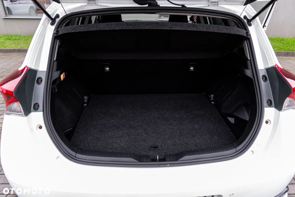 Toyota Auris 1.8 HSD Luna - 35