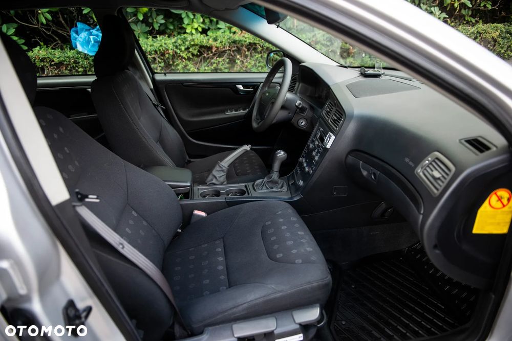 Volvo V70 2.4 Optima - 23