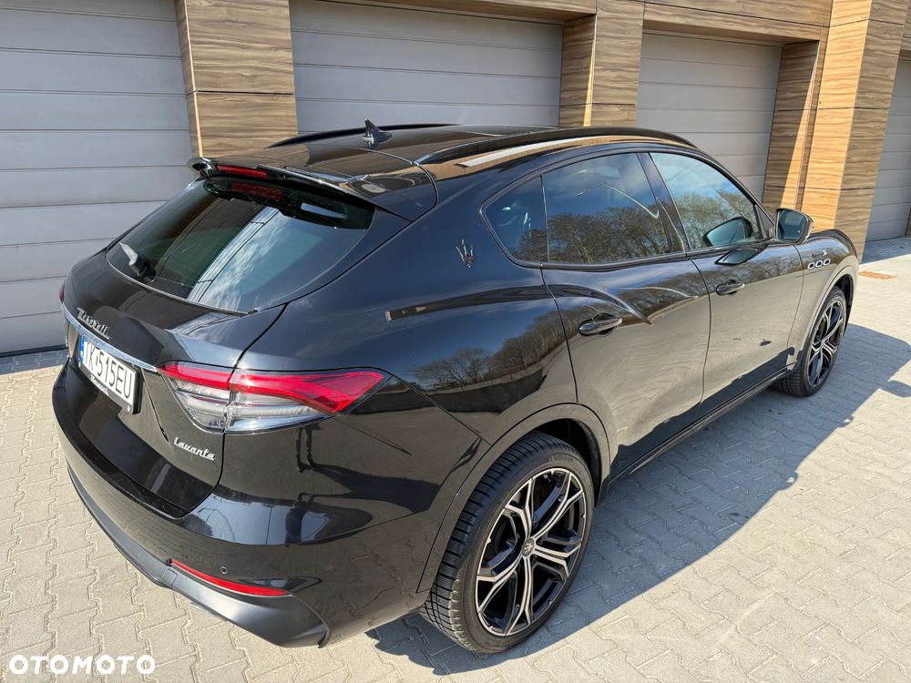 Maserati Levante S Q4 GranSport - 9