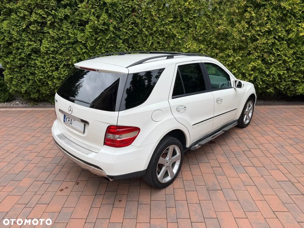 Mercedes-Benz ML 500 4-Matic - 8