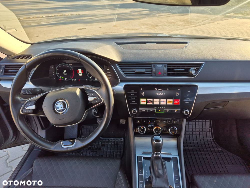Skoda Superb 2.0 TSI Ambition DSG - 8