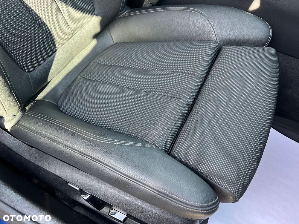 BMW Seria 5 520d Sport Line - 30