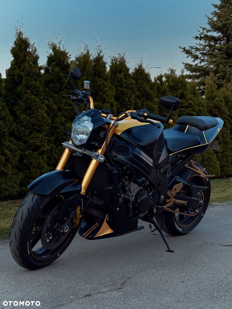 Suzuki GSX-R - 1